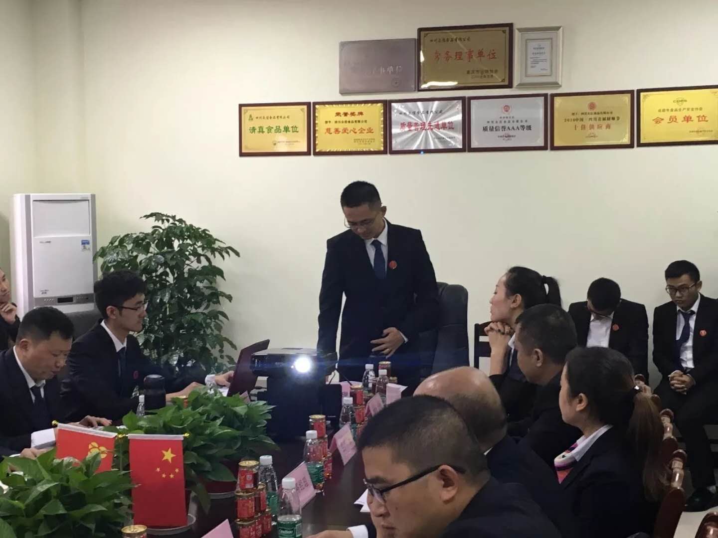 微信圖片_201711031002012.jpg 微信圖片_201711031002012.jpg