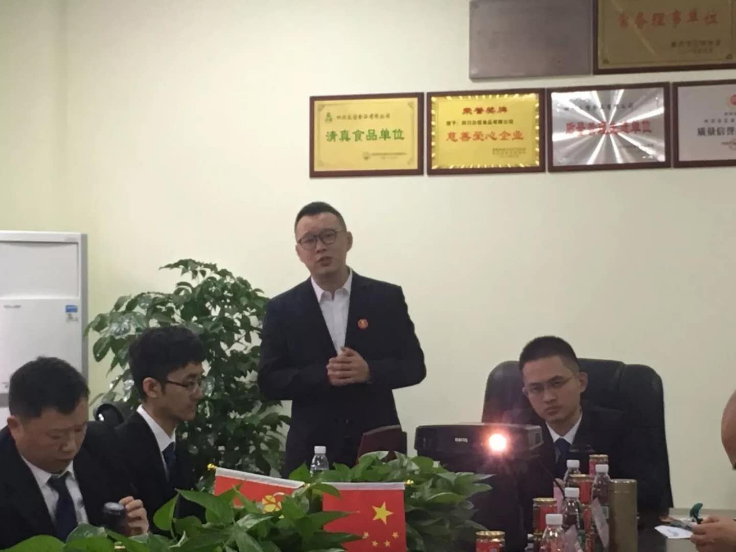微信圖片_201711031002018.jpg 微信圖片_201711031002018.jpg
